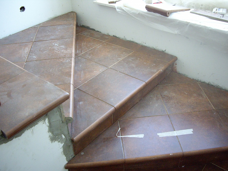 Фронтальная ступень Mytho Rubino, Gres de Aragon